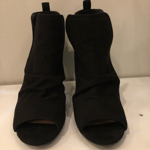Great condition black heels !! - Picture 4 of 5